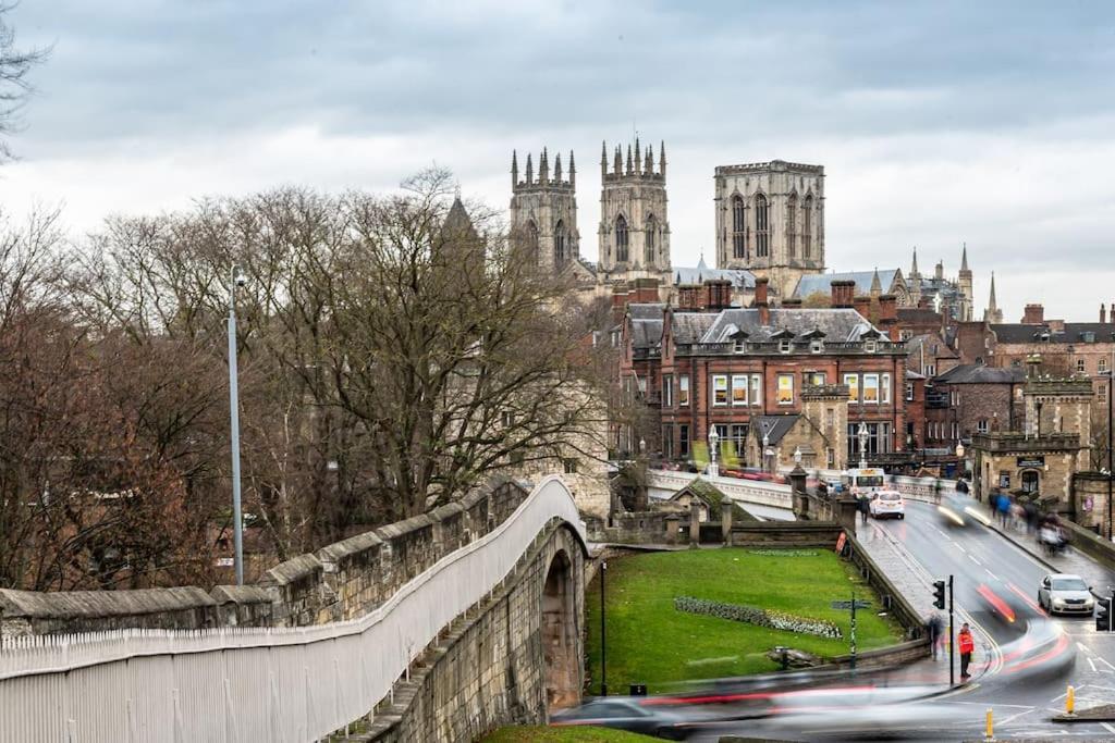 Luxury Apartment Opposite The Shambles York Luaran gambar